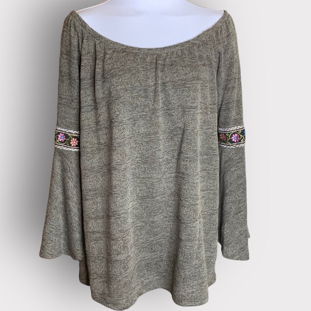 VAVA by Joy Han KYLE Cold Shoulder Blouse GRAY Large NEW With Tags - Picture 2 of 8